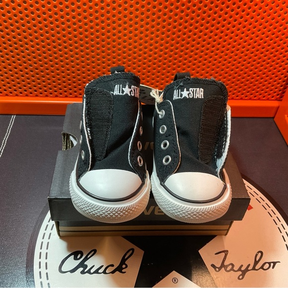 Converse Chuck Taylor Toddler Simple Slip in Black - Picture 2 of 6
